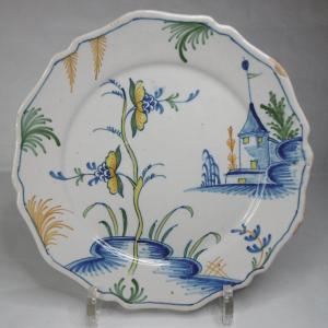 Rare Assiette A La Fabrique d'Epoque XVIIIéme Siecle