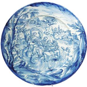 FAIENCE DE SAVONE GRAND PLAT(44,8cm) A DECOR MYTHOLOGIQUE D'EPOQUE XVIIème, belle marque.