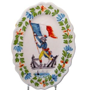 PLAT EN FAIENCE DE DAX FAB.DOROT A L 'EFFIGIE DE L'EMPEREUR NAPOLEON XIXéme SIECLE
