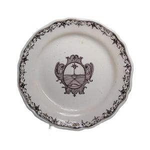 ASSIETTE ARMORIEE EN FAIENCE DU MIDI XVIIIéme SIECLE
