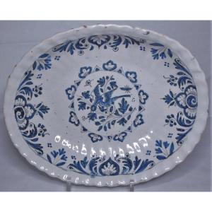 Faience De Nevers Plat Godronné d'Epoque XVIIIéme Siecle