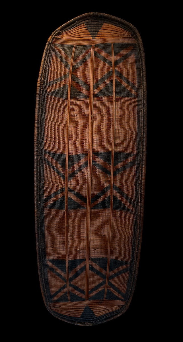 African Shield Of The 'ngombe' Tribe Of Congo - Africa - Early 20th Century