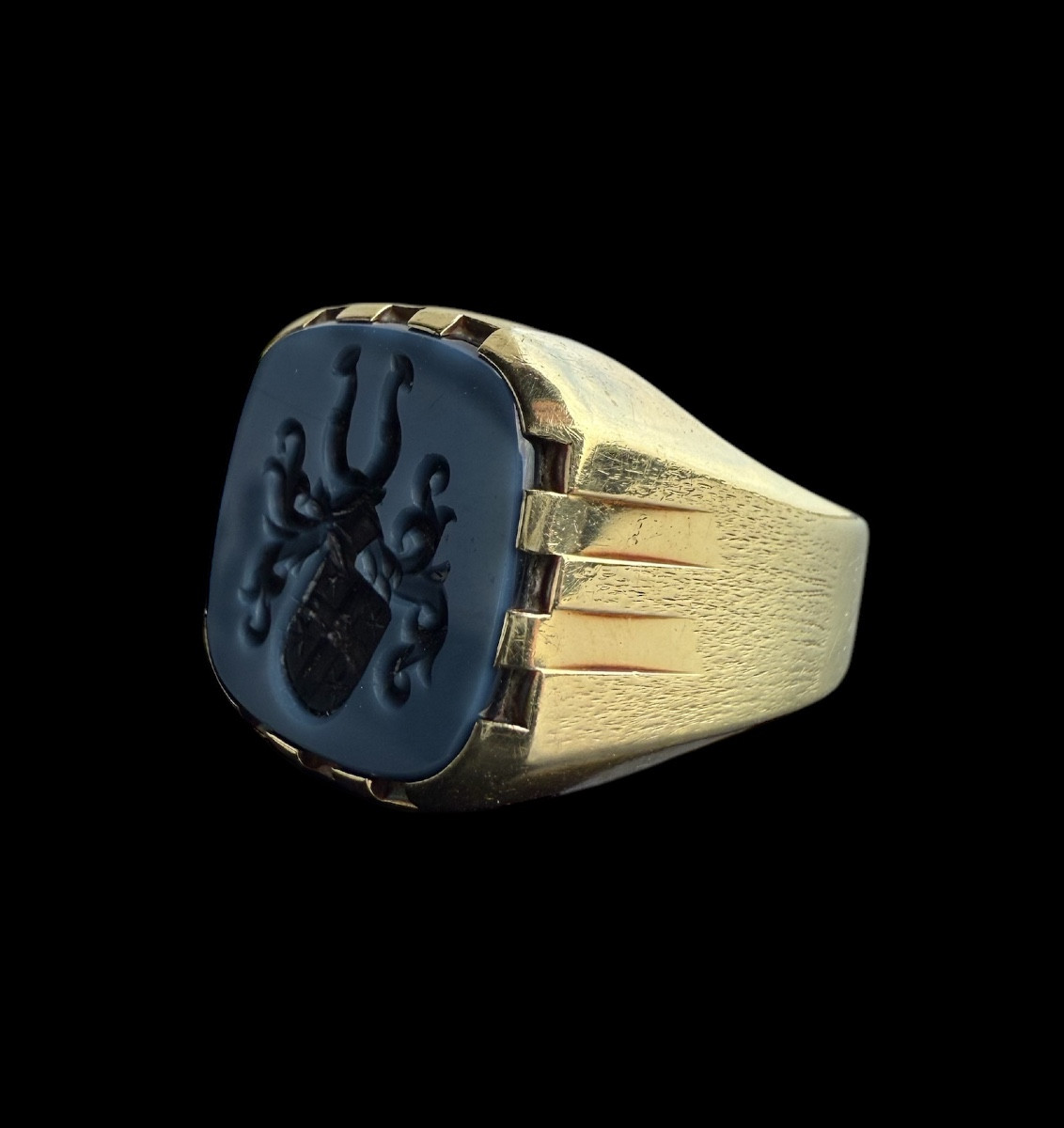 Grande Chevalière/bague Sceau Armoiriée En Or 14kt Et Pierre - Européen - Fin Du 19e Siècle
