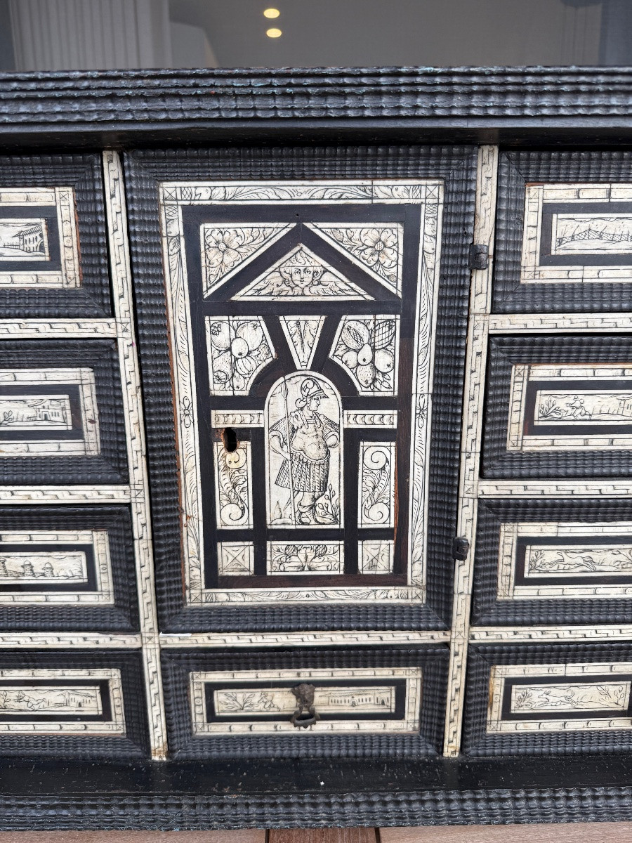 Black Painted Wooden Travel Cabinet With Bone Inlay, Renaissance – Italy – 17th Century-photo-1