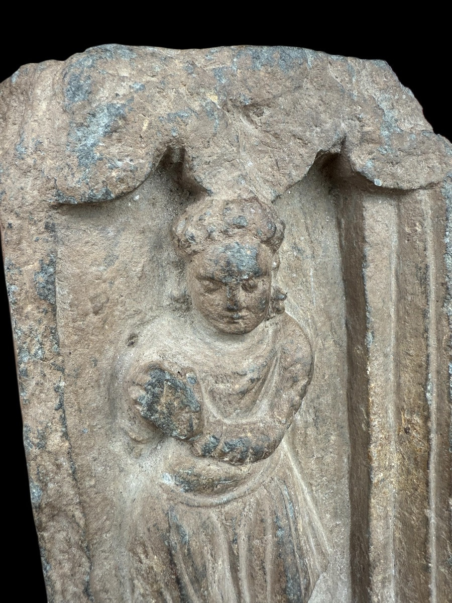 Fragment en pierre, orné d’un personnage en relief style Roman tardif/début gothique-12e siècle-photo-2