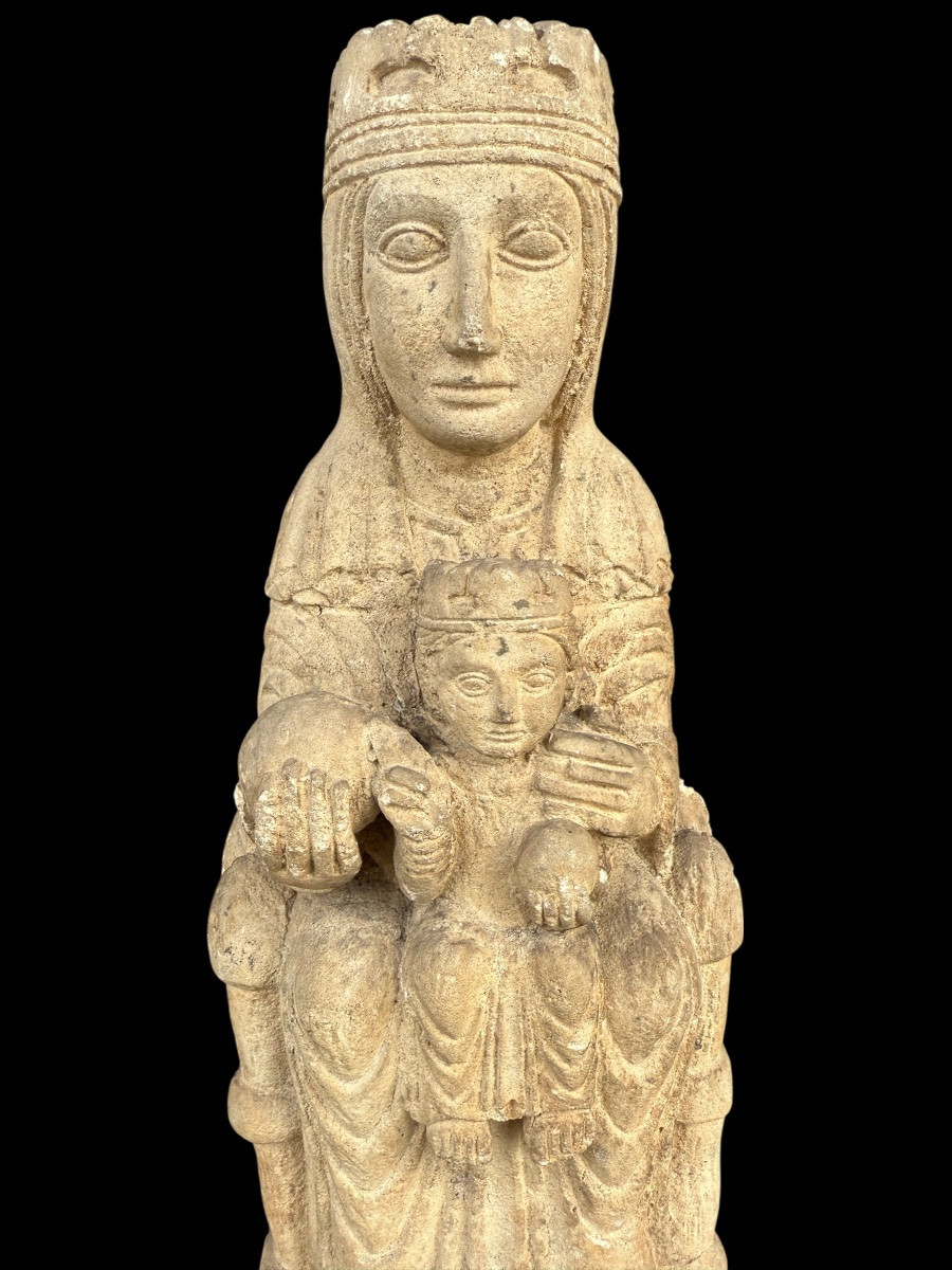  Sandstone Sculpture Representing A Virgin And Child In A Gothic Style - 19th Century-photo-1