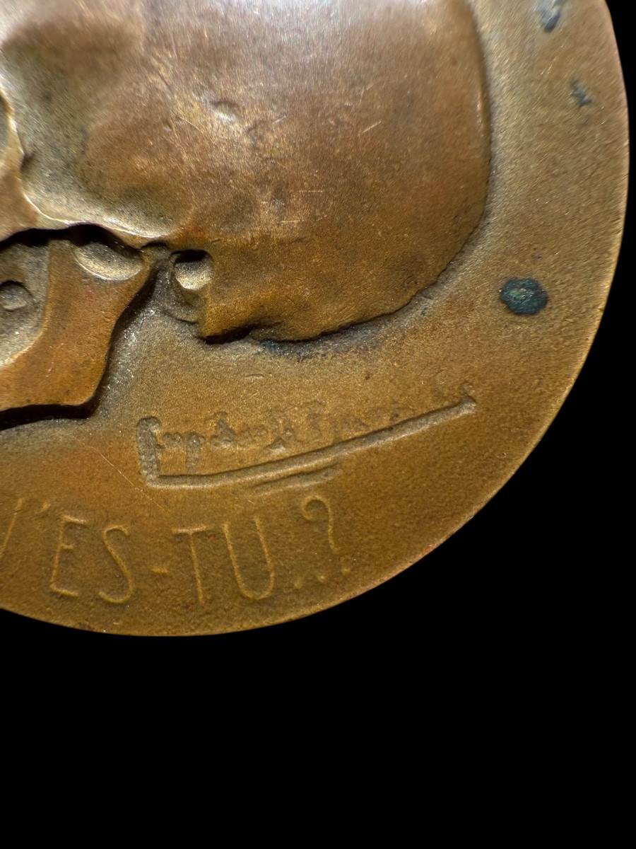 Bronze Medal Depicting A Vanitas Figure With A Young Woman And A Skull - France/belgium - 19th/20th Century-photo-1