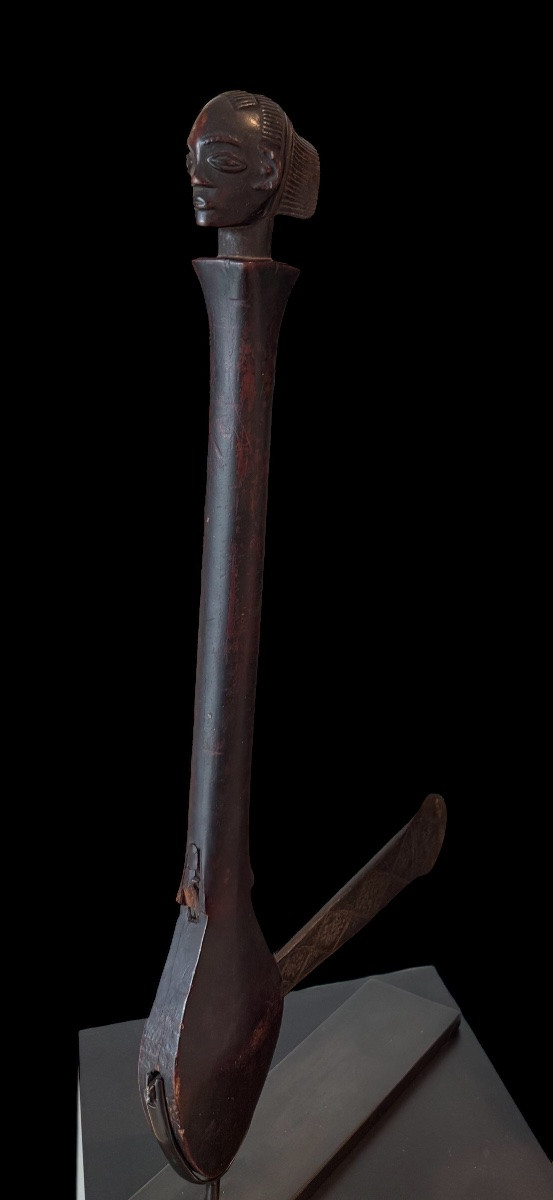 Hache africaine figurative de la tribu ‘Luba’ du Congo - Afrique - fin du 19e siècle-photo-1