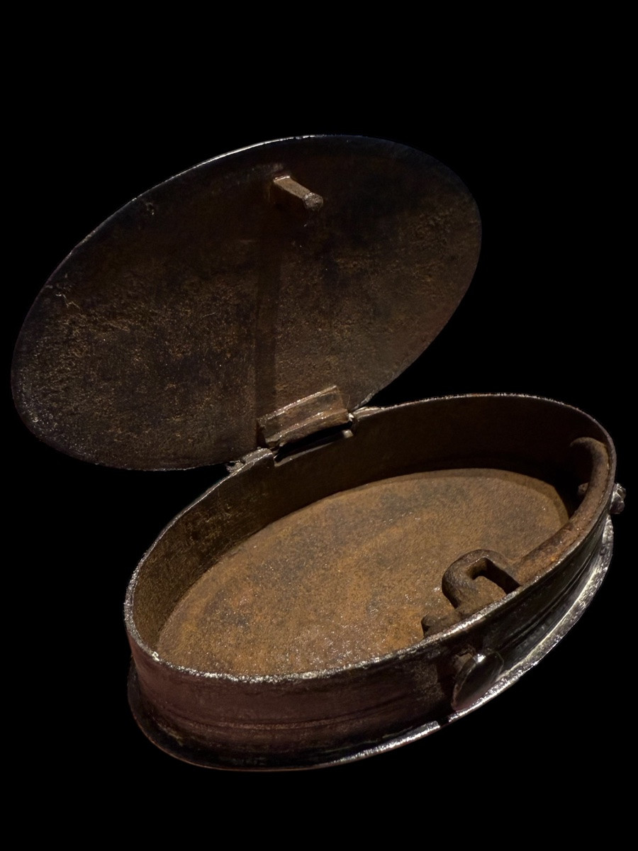 Rare Engraved Wrought Iron Tobacco Box - France/germany - Early 17th Century-photo-4
