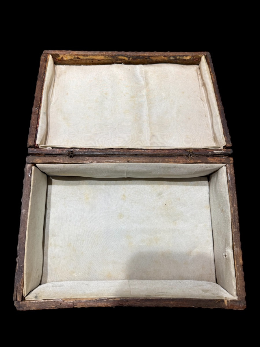 Richly Decorated Wooden And Leather Casket/box - France - 17th Century-photo-6