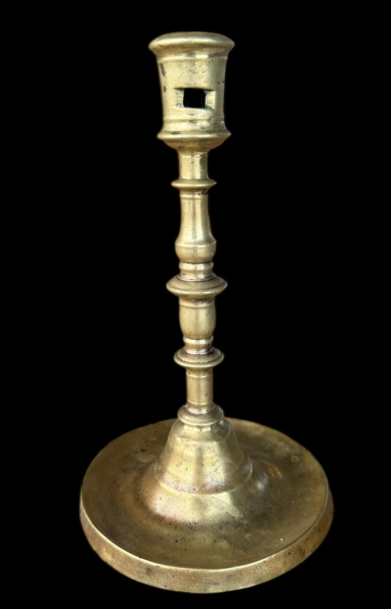 Grand bougeoir en bronze ‘Franco-Flamand’ période Renaissance - Flandres - début 16e siècle