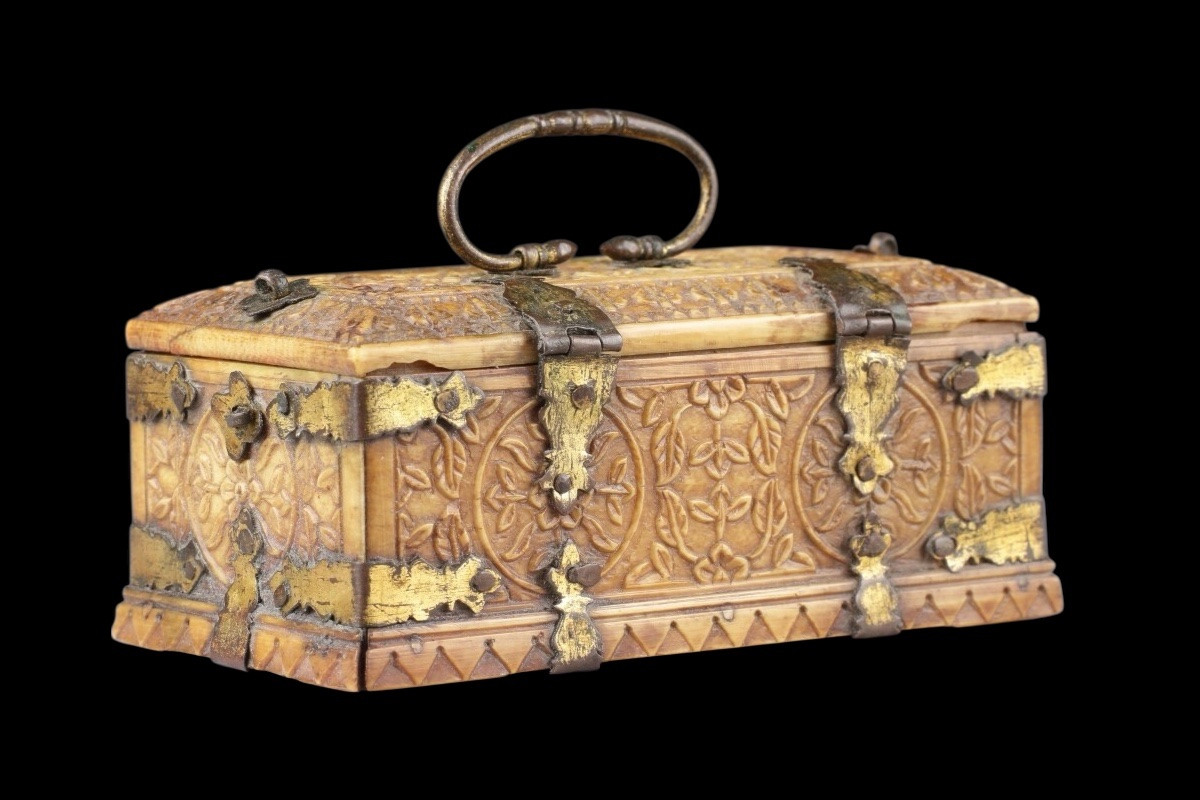 Small North Indian Carved Ivory Box, Mughal Period - 17th Century-photo-3