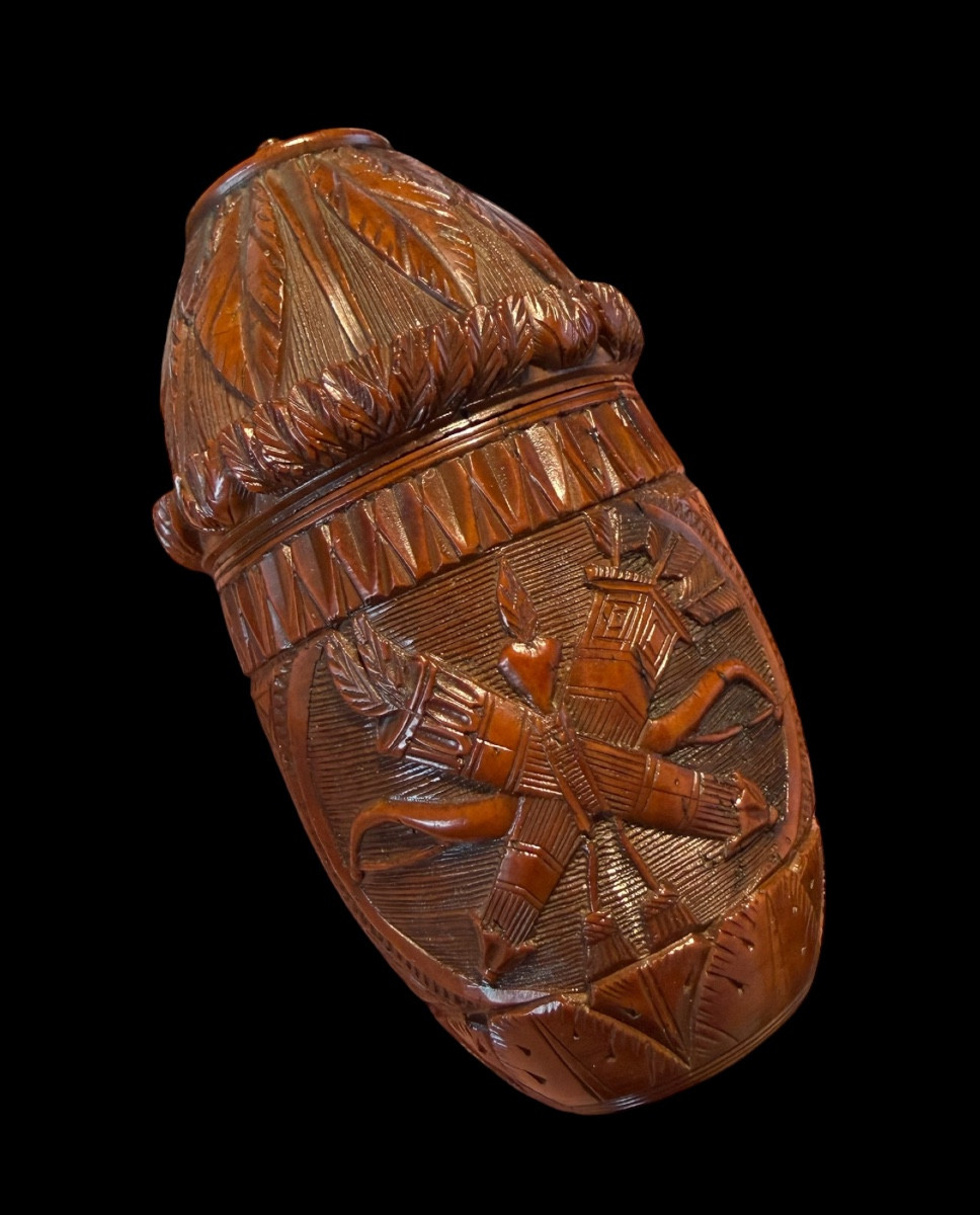 Tobacco Box In Sculpted Corozo Nut, Napoleontic Period - France - 18th Century