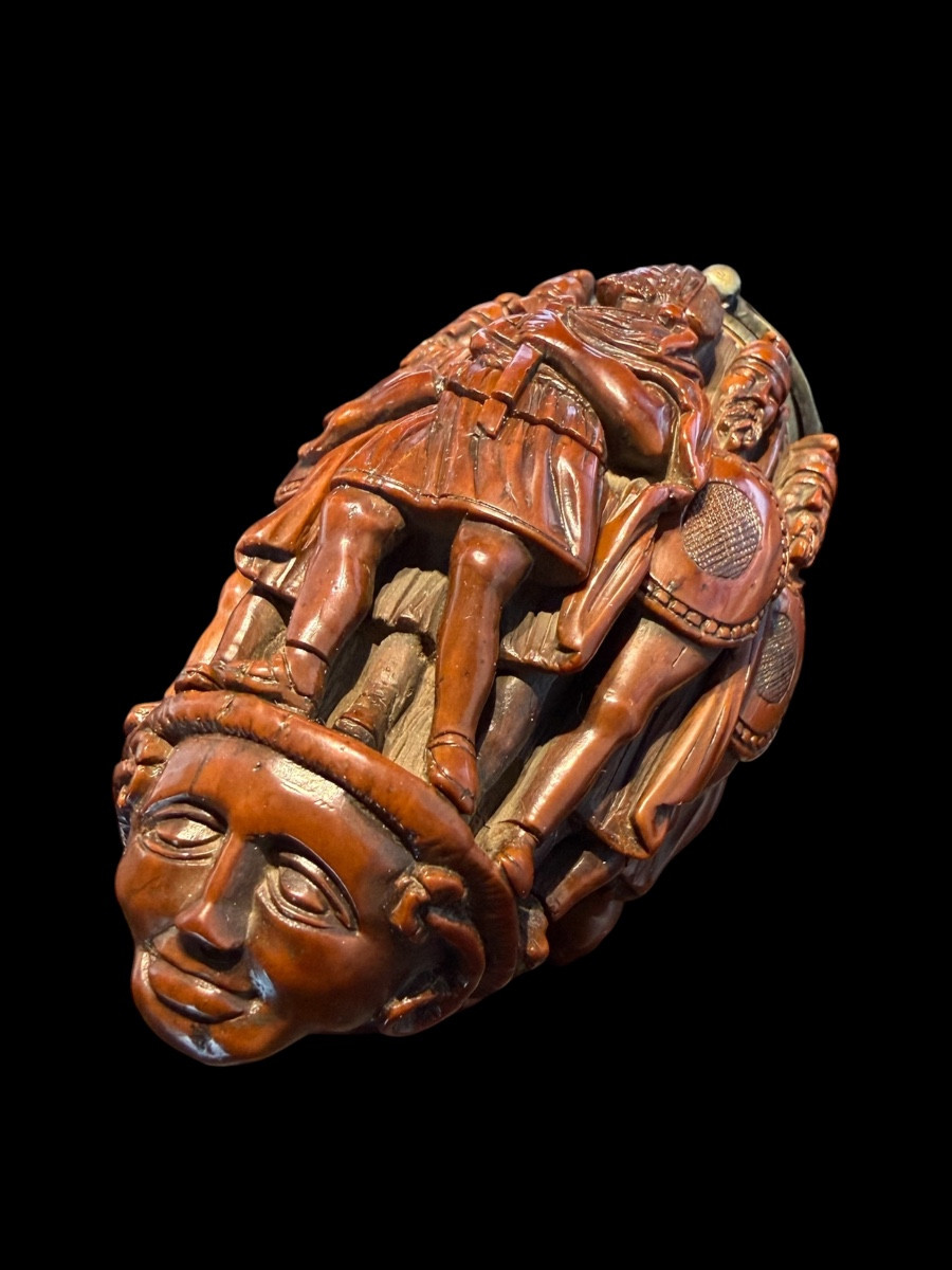 Pipe Head In Corozo Nut With Carved Figures - France - 18th Century