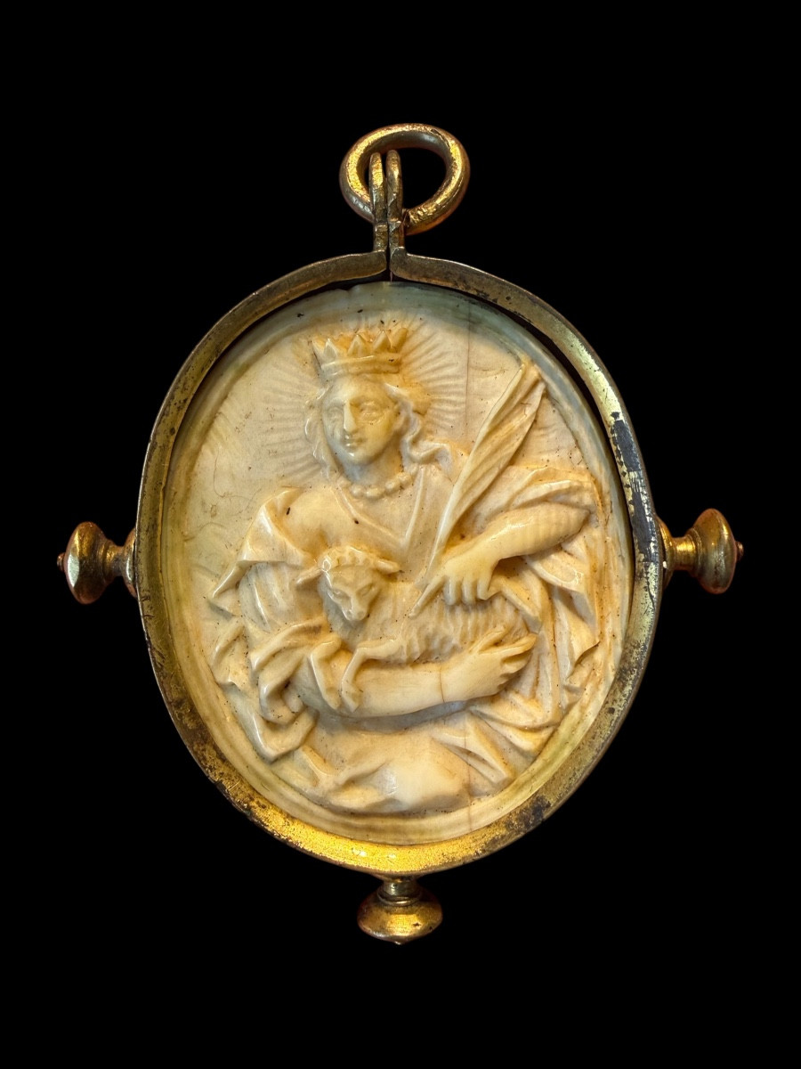 Pendentif/Médaillon dévotionnel/religieux en cuivre doré - espagnol - 17e siecle