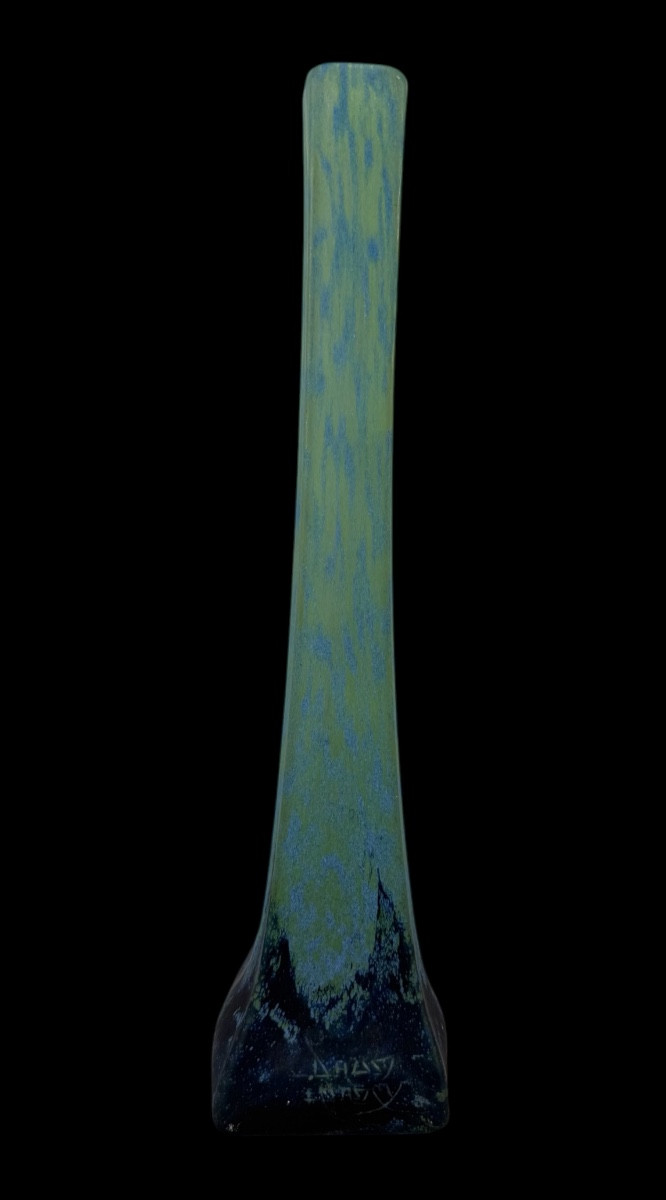 Vase en verre multicouche par Daum Nancy - France - début 20e siècle