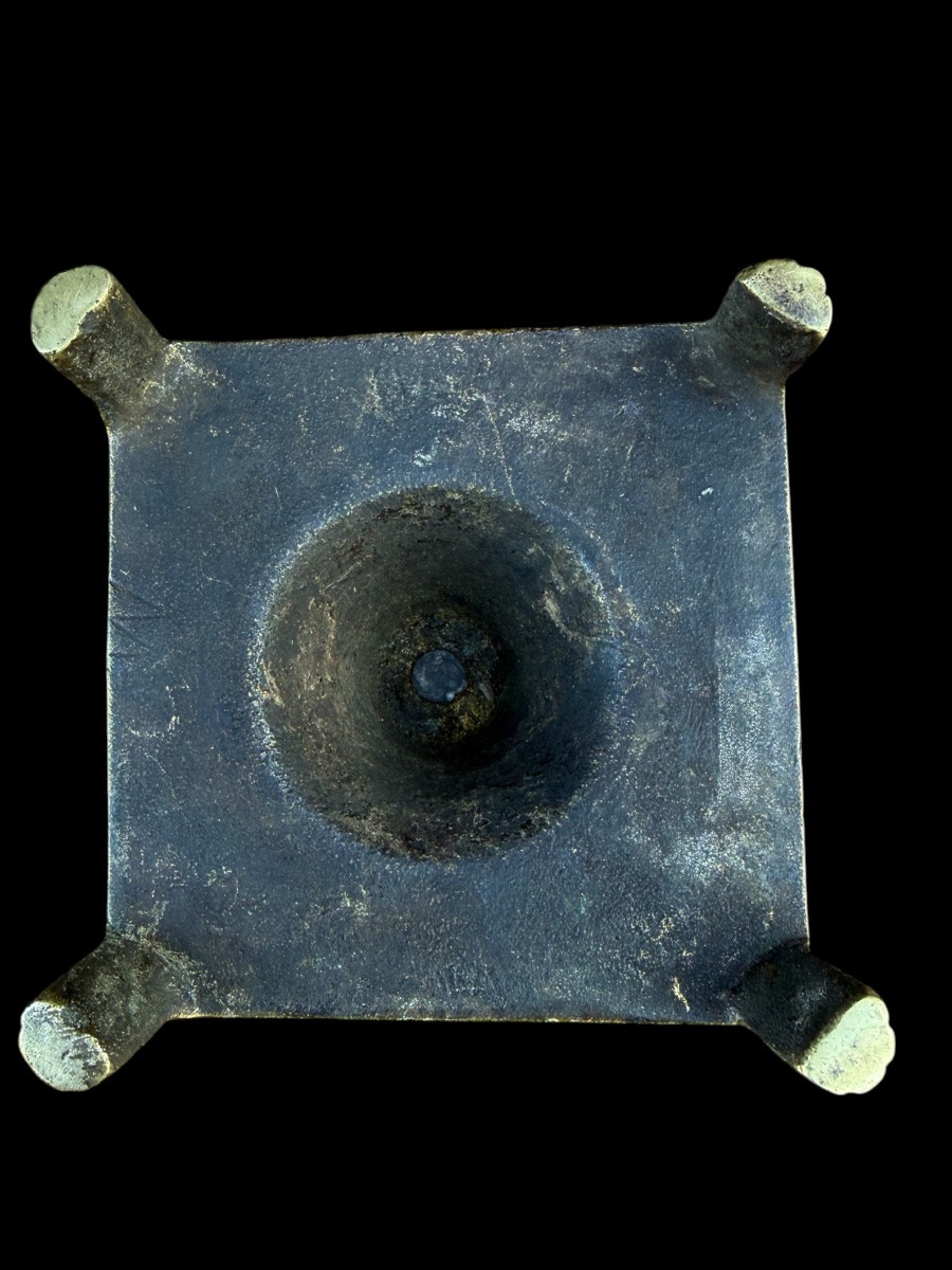 Ensemble de 6 bougeoirs en bronze - Espagnol - 17e siècle-photo-4