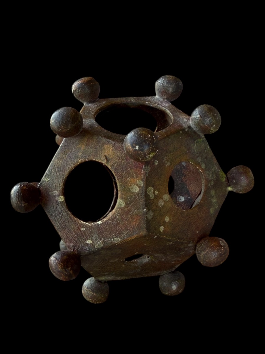 Dodecahedron in copper, romanese style - Gallo-romain - 19e siècle-photo-2