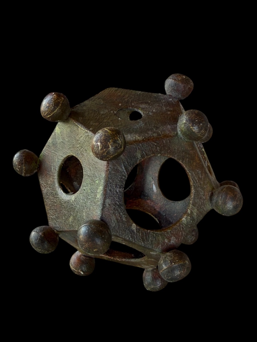 Dodecahedron in copper, romanese style - Gallo-romain - 19e siècle-photo-3