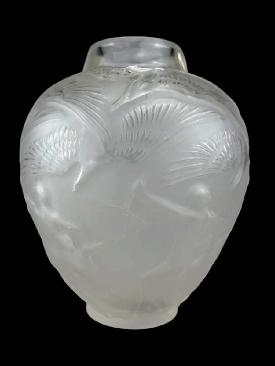 Vase ‘Archers’ par René Lalique en verre blanc - 20e siècle