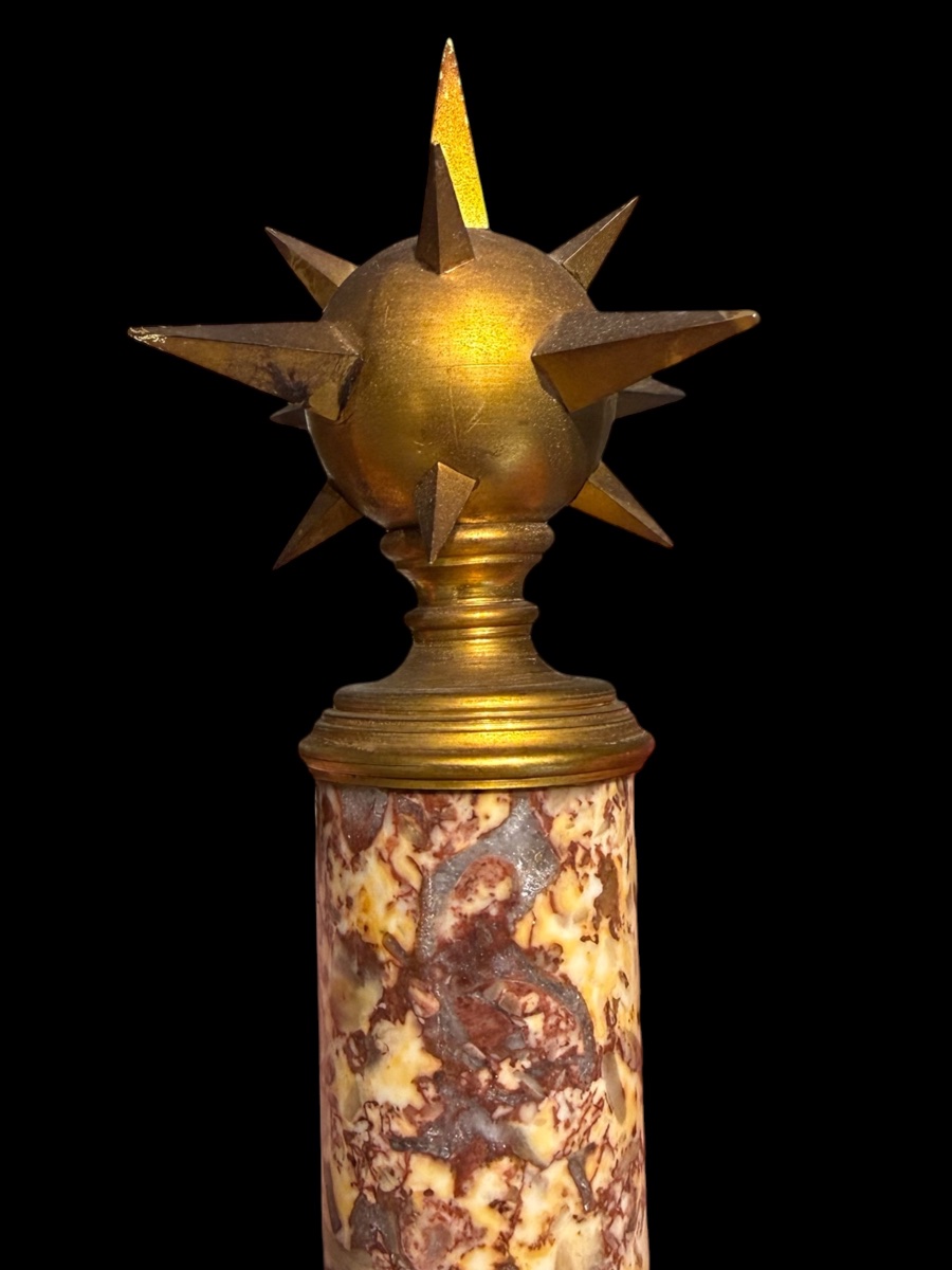 Colonne en marbre brèche et bronze doré, surmontée d’une sphère étoilée – France/italie - XIXe -photo-4