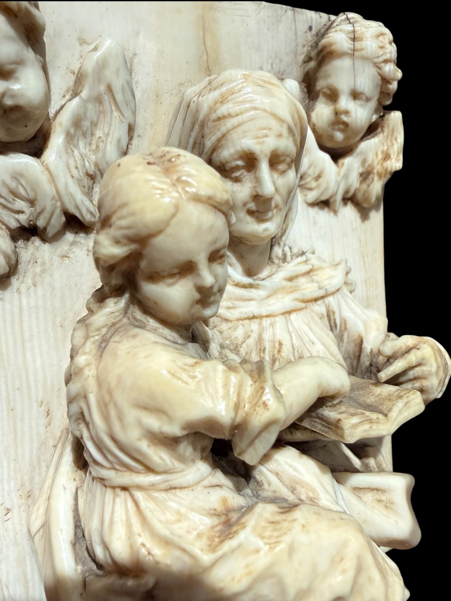 Plaque en ivoire sculpté en haut-relief – Sainte Anne éducatrice – Allemagne du Sud, 18e siècle-photo-4