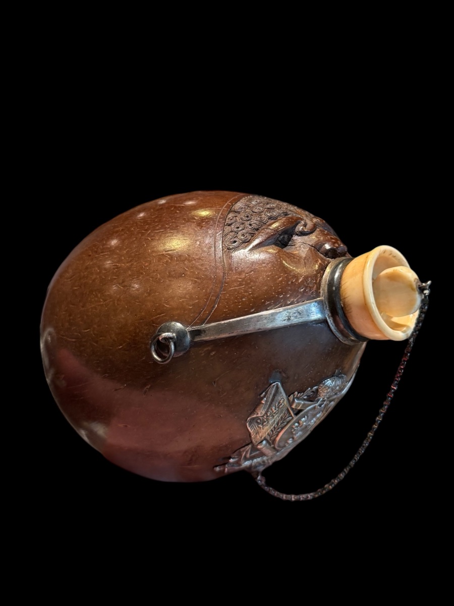 Coconut Powder Flask With Silver Coat Of Arms - Early 19th Century