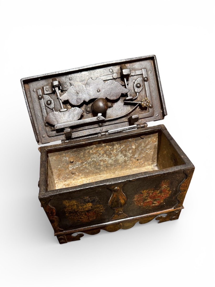 Petit coffre en fer forgé - Nuremberg, Allemagne - Circa 1600-photo-2
