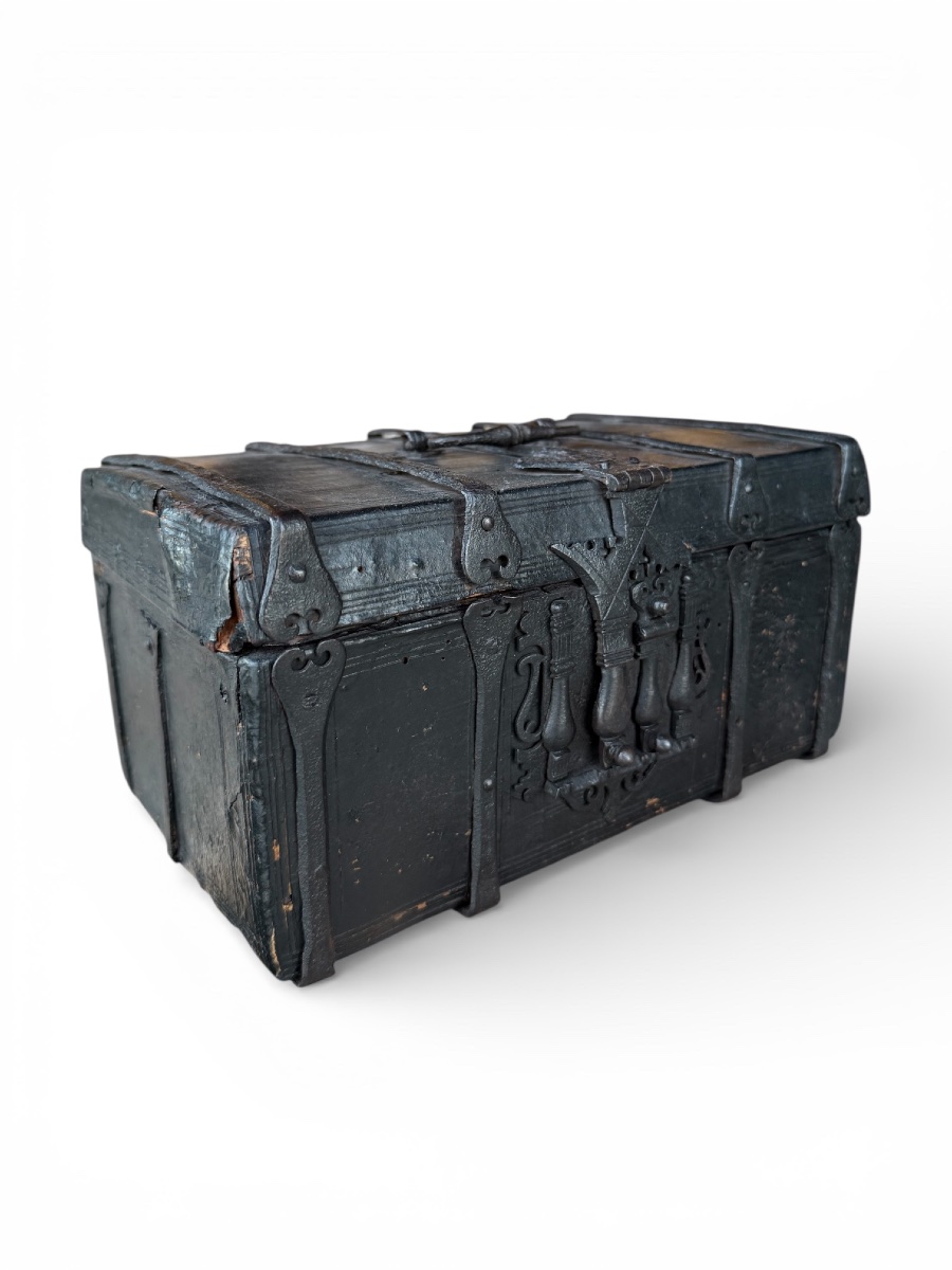 Chest Made Of Wrought Iron, Leather, And Wood - Spain - 16th Century