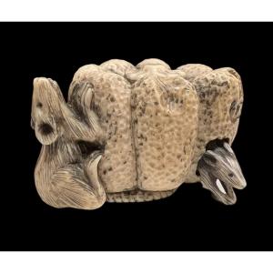 Netsuke Japonais Représentant 2 Souris Sur Une Citrouille - Période Meji - 19e Siècle