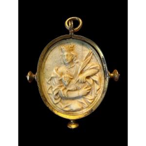Pendentif/Médaillon dévotionnel/religieux en cuivre doré - espagnol - 17e siecle