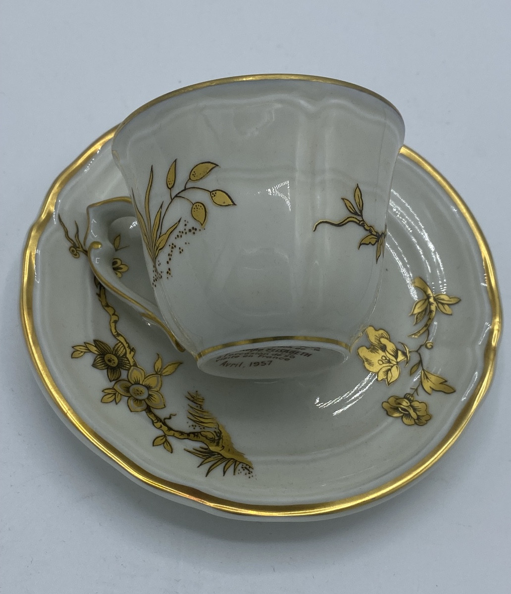 Tasse en porcelaine de Limoges Bernadaud modèle Reine Elisabeth -photo-3