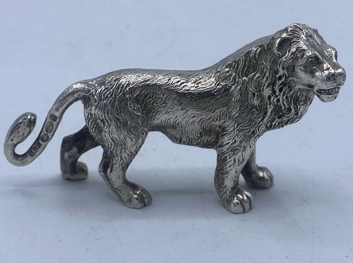 Lion en argent massif 