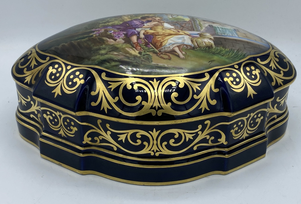 Grande Bonbonnière , boîte en porcelaine peinte 19eme -photo-2