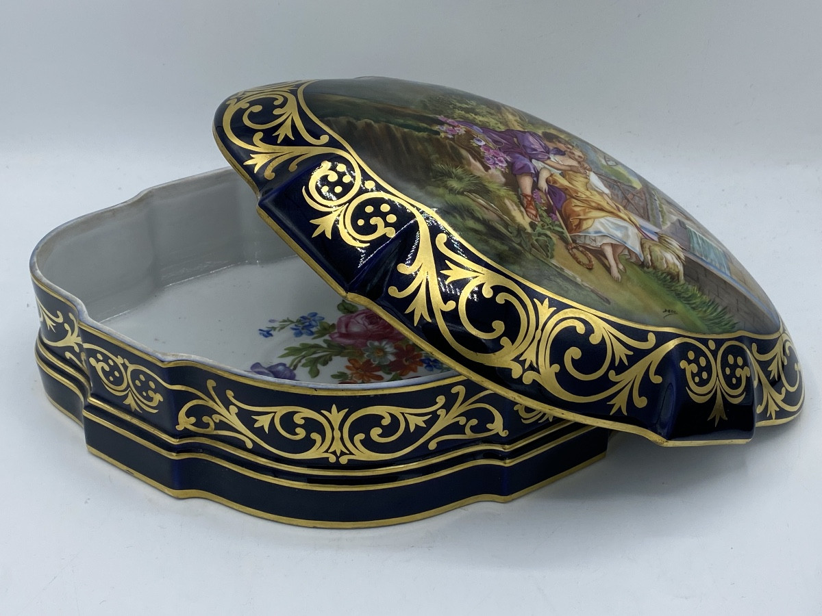 Grande Bonbonnière , boîte en porcelaine peinte 19eme -photo-2