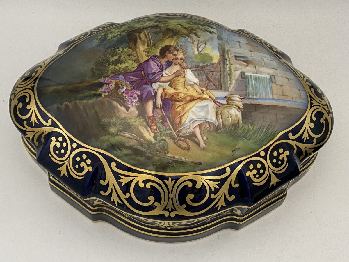 Grande Bonbonnière , boîte en porcelaine peinte 19eme 