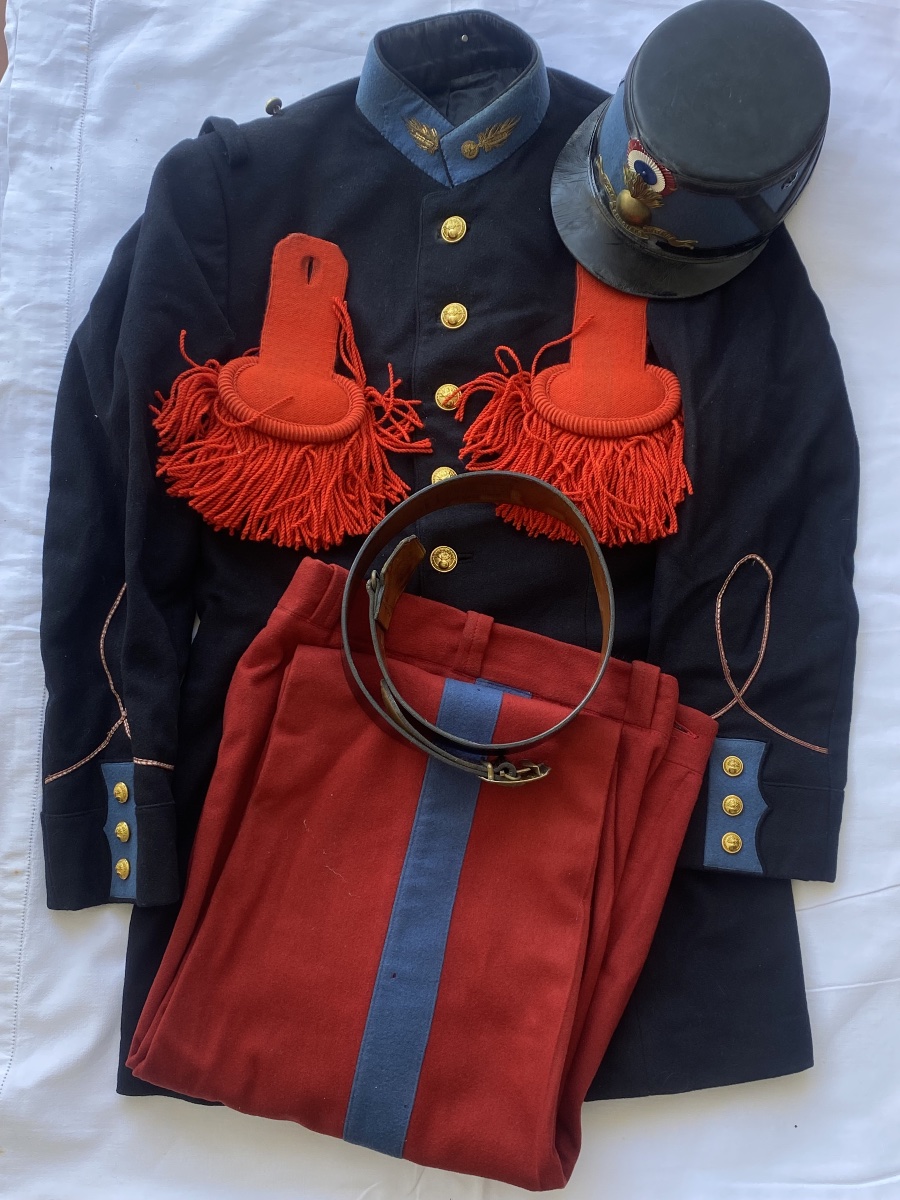 Tenu d’officier de l’Ecole Spéciale Militaire de Saint Cyr 