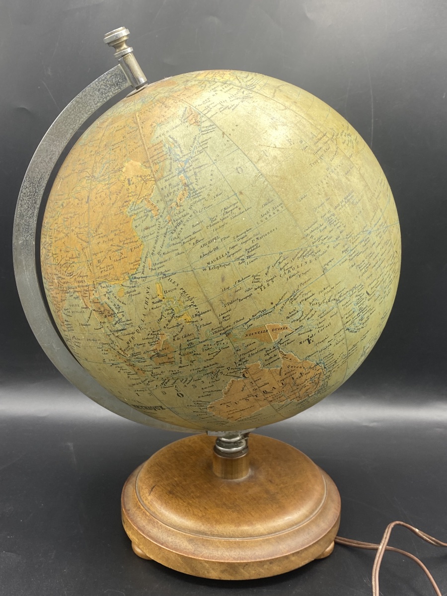 Globe terrestre , mappemonde en verre et papier ,E. Bertaux  éditeur G. Thomas 
