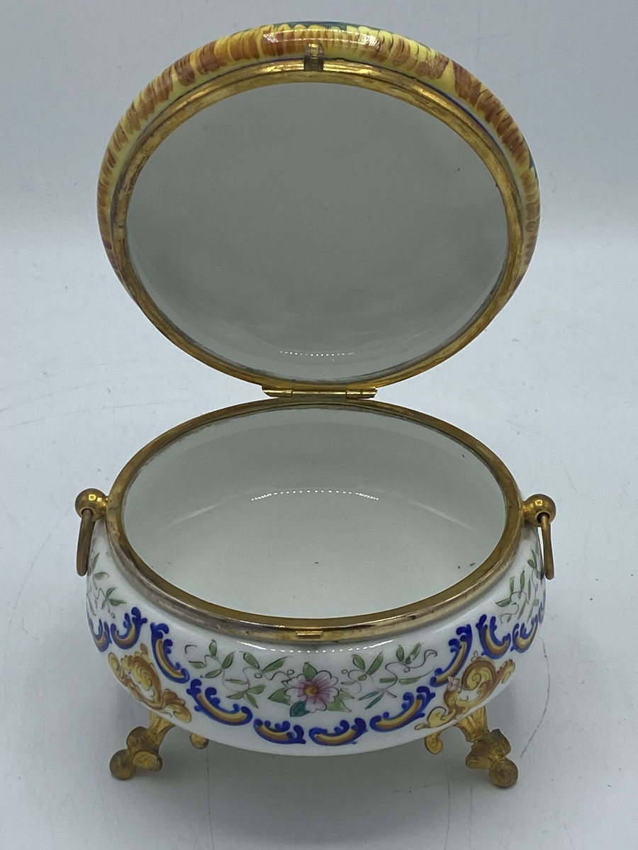 Gift Set, Porcelain And Bronze Painted Candy Box -photo-3