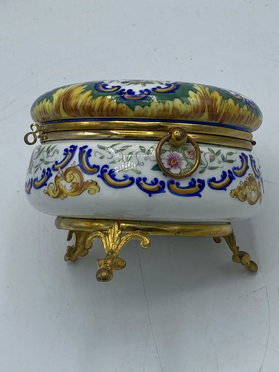 Gift Set, Porcelain And Bronze Painted Candy Box -photo-4