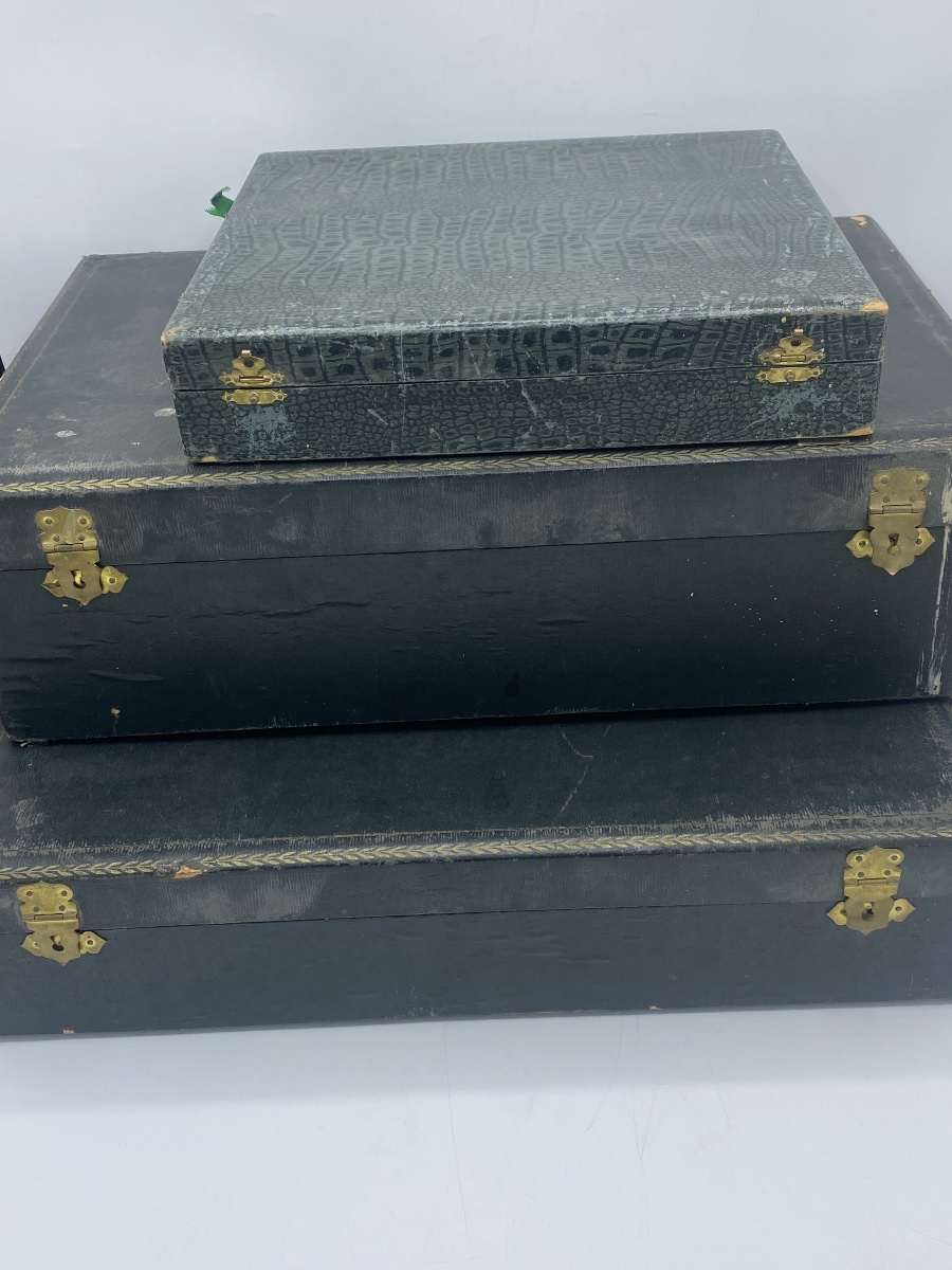 Ménagère en metal argente Ercuis modèle Tolède ,107 pièces -photo-2