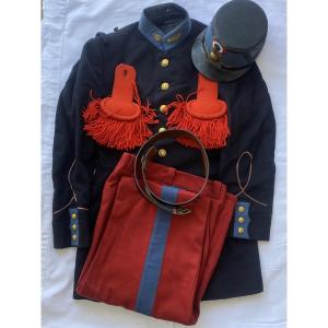 Tenu d’officier de l’Ecole Spéciale Militaire de Saint Cyr