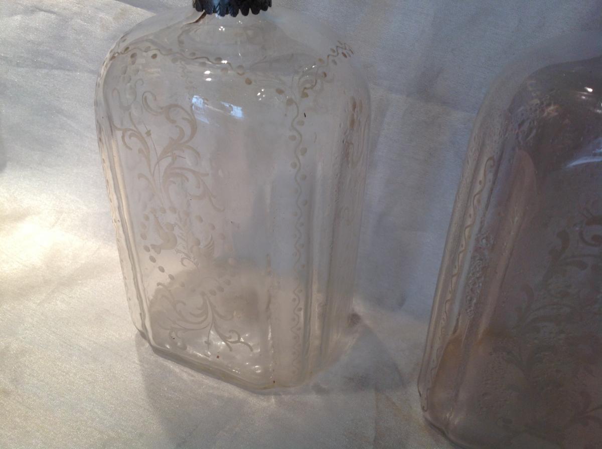 Two Engraved Glass Bottles 18th Silver Mounts-photo-2