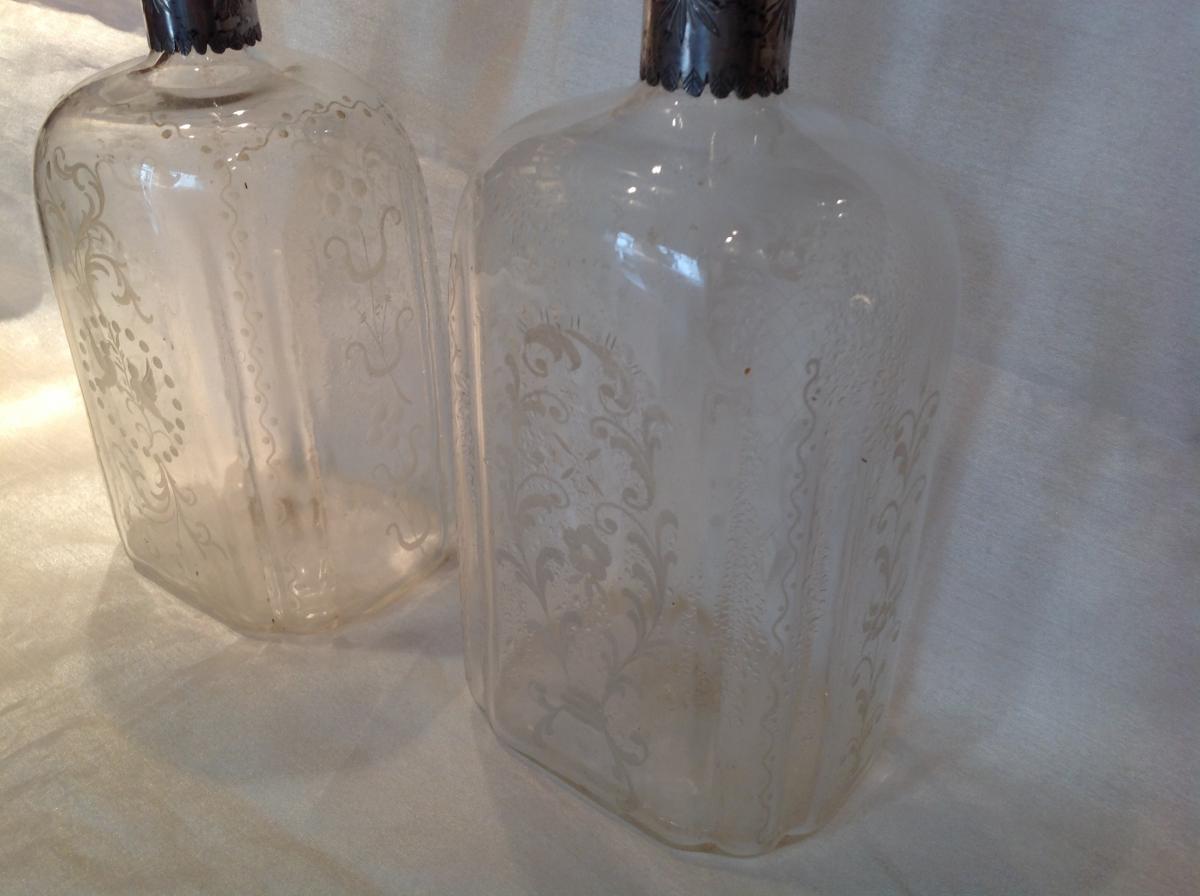 Two Engraved Glass Bottles 18th Silver Mounts-photo-3