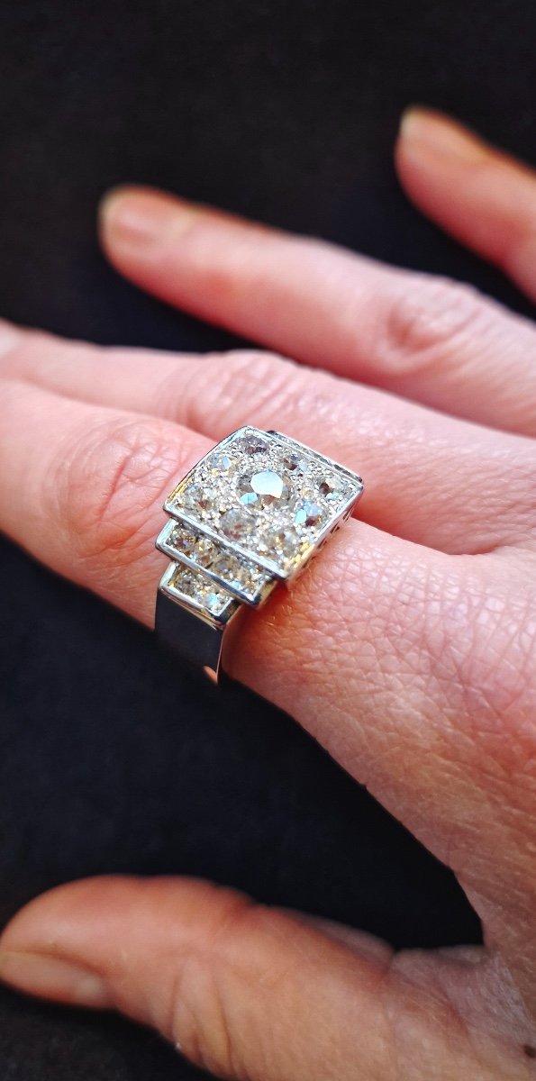 Signet Ring White Gold And Diamonds-photo-3