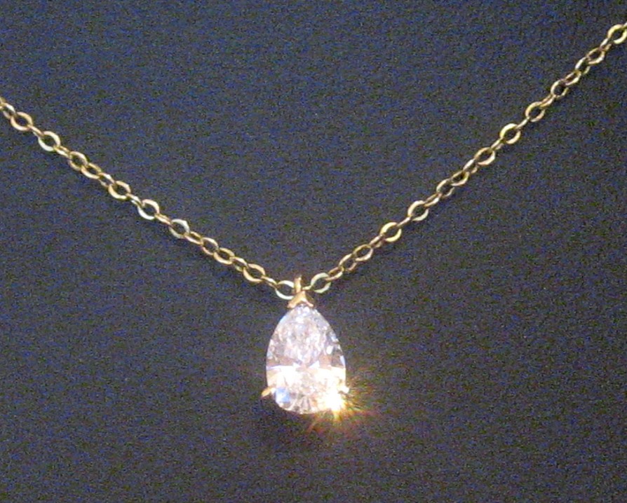 Pendentif Diamant Taille Poire Sur Chaîne Or Jaune 18 Carats-photo-1