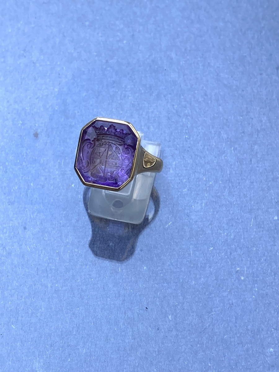 Gold And Amethyst Intaglio Signet Ring -photo-2