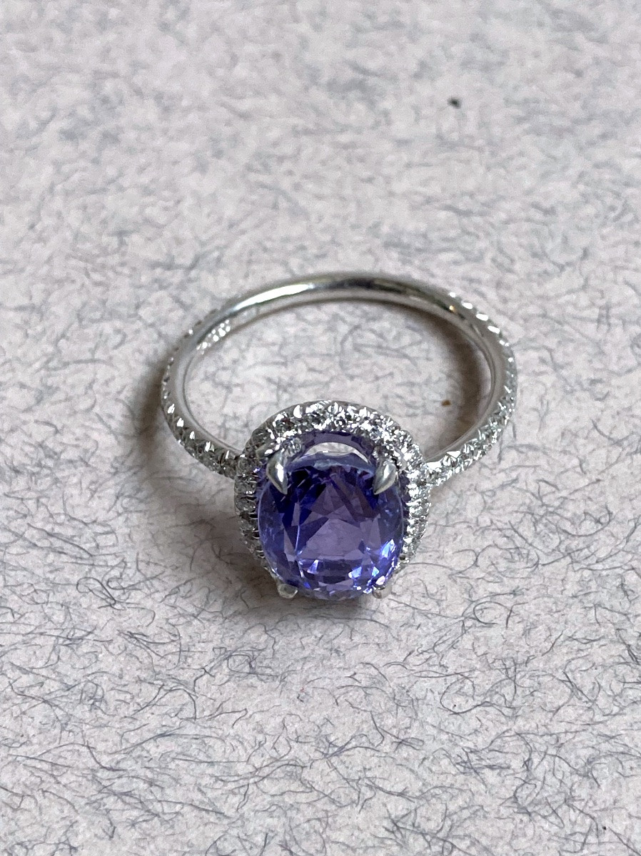 Bague or blanc, saphir violet et diamants -photo-4