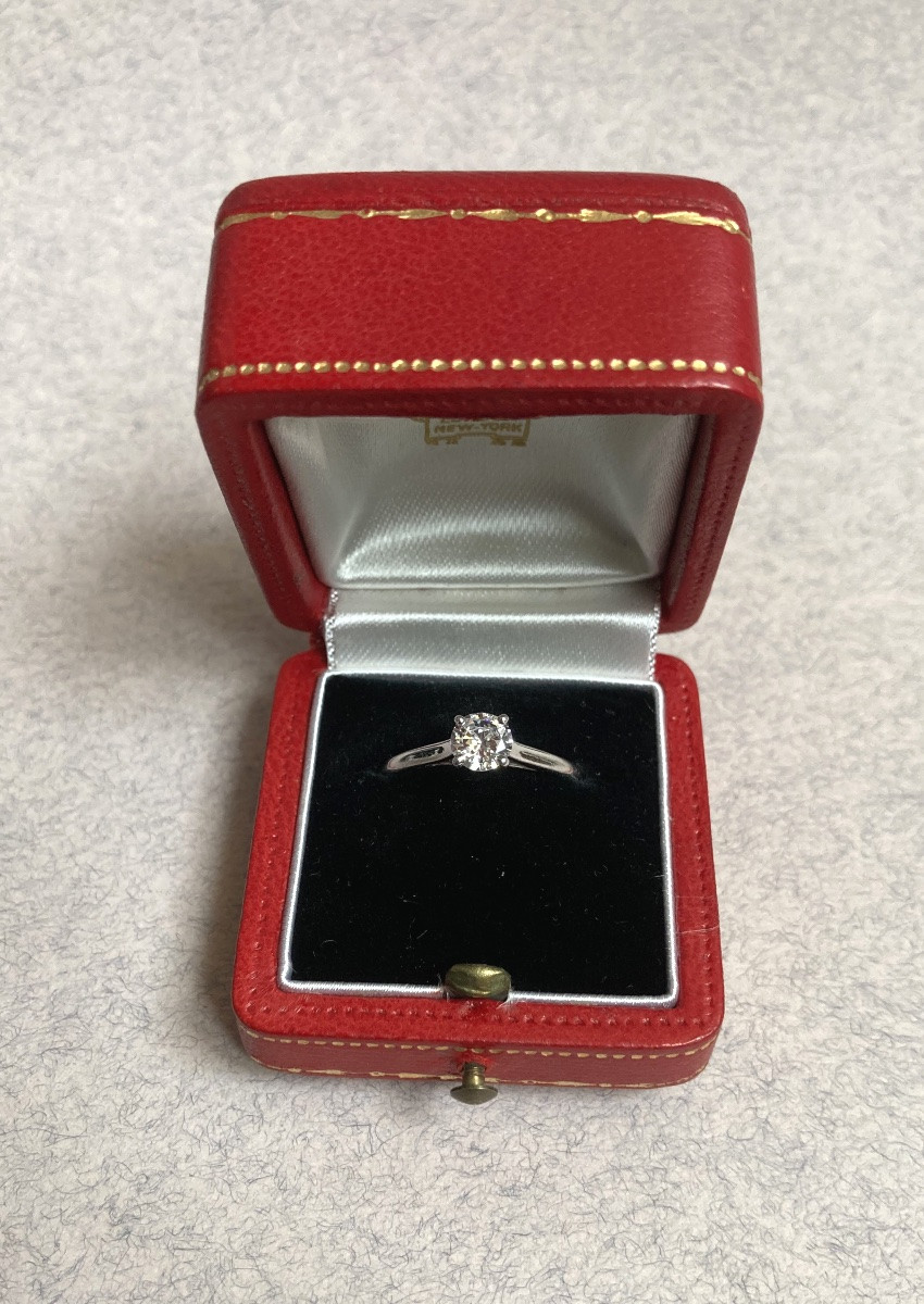 Cartier - Solitaire With Cartier Gold And Platinum Setting -photo-2