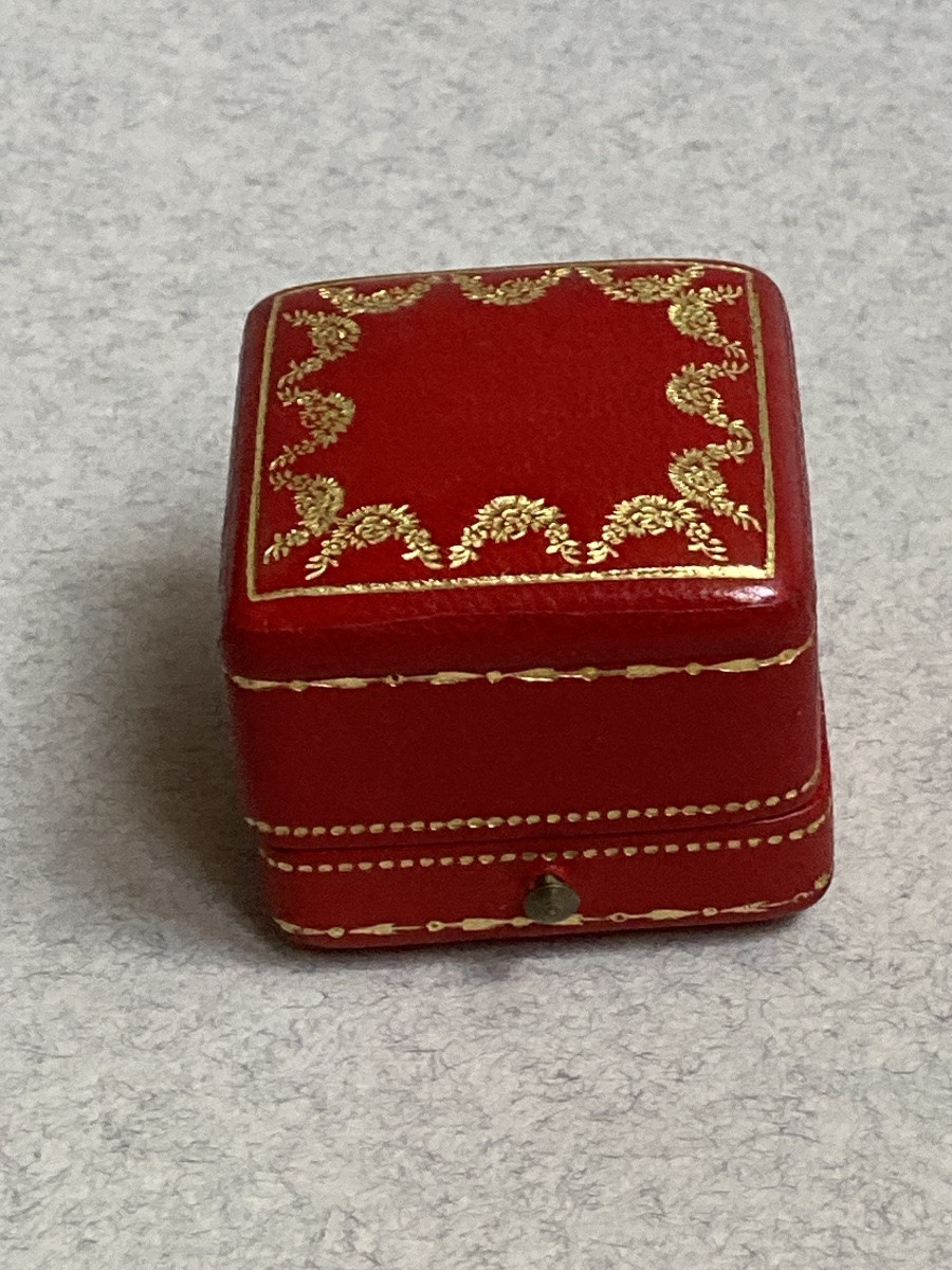 Cartier - Solitaire With Cartier Gold And Platinum Setting -photo-3